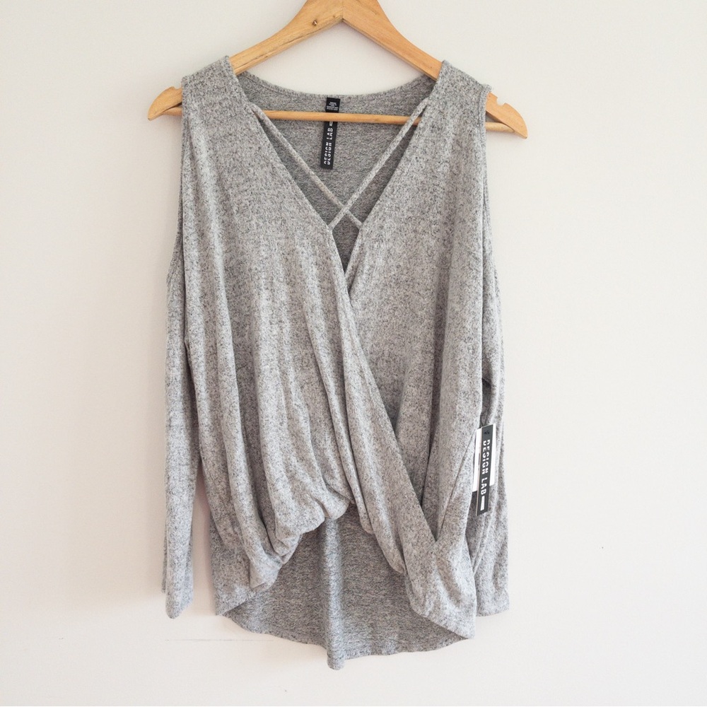 NWT Lord & Taylor Design Lab Grey Long Sleeved Cold Shoulder Draped Shirt Medium